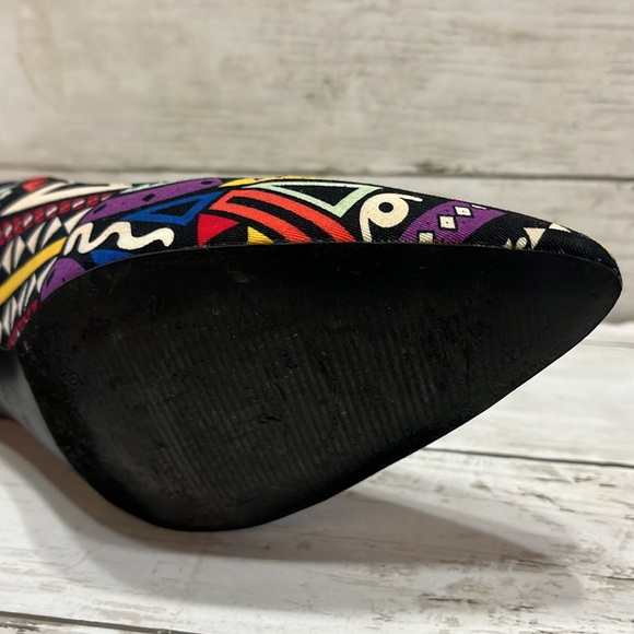 Fabric multi-colored wild print pump - Picture 7 of 8